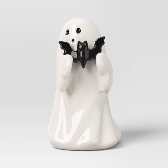 4.5" Ceramic Ghost with Bat Halloween Figurine - Hyde & EEK! Boutique nwt - Picture 1 of 2